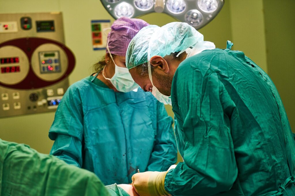 surgery, urgent care, doctor-3034133.jpg
