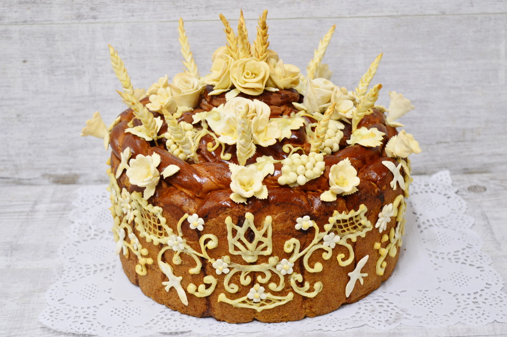 Ukrainian holiday bread